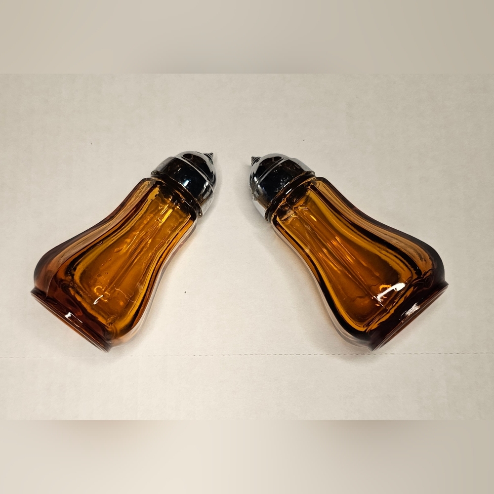 Vintage Imperial Glass Ohio: Old Williamsburg Amber [2] Shakers w/og Lids